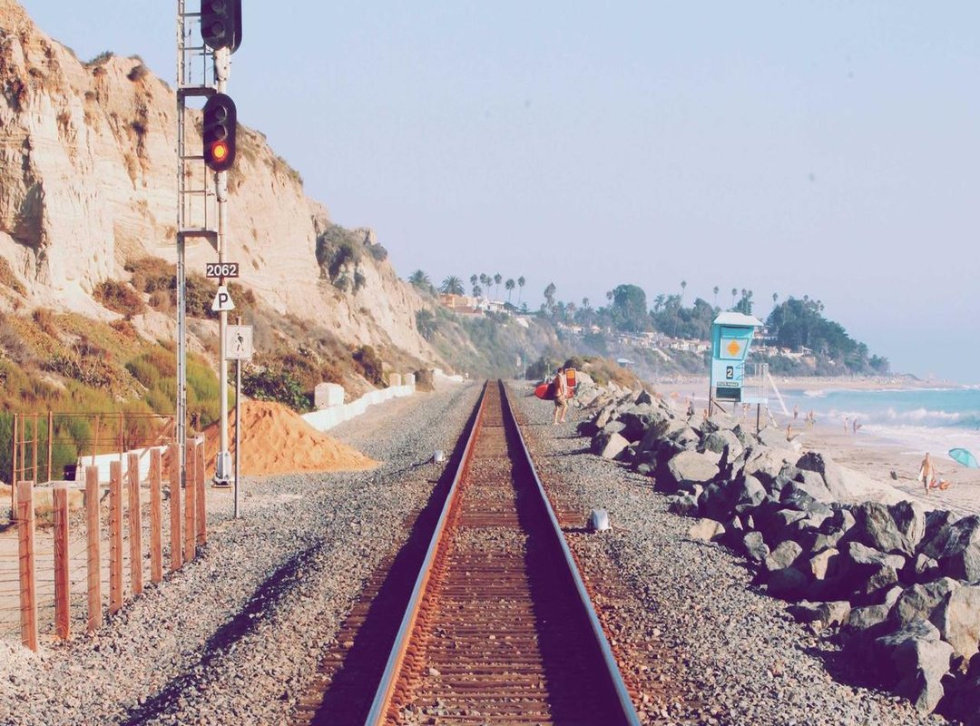 Rethinking the Silhouette: Edgy Cuts and Unconventional Shapes